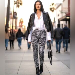 Dana Buchman Black and White Print  Straight Leg High waist Pants